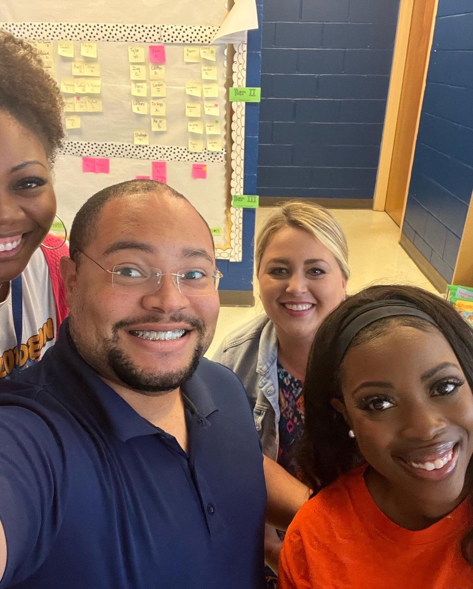 JamesHolcombIII's tweet photo. As a first year teacher this awesome educator has successfully grown these kids - most were unable to read or write at all in August. I asked her what practices she believe produce these results. She attributed it to her positive and high energy and the Science of Reading. https://t.co/ULwNdG9q4e