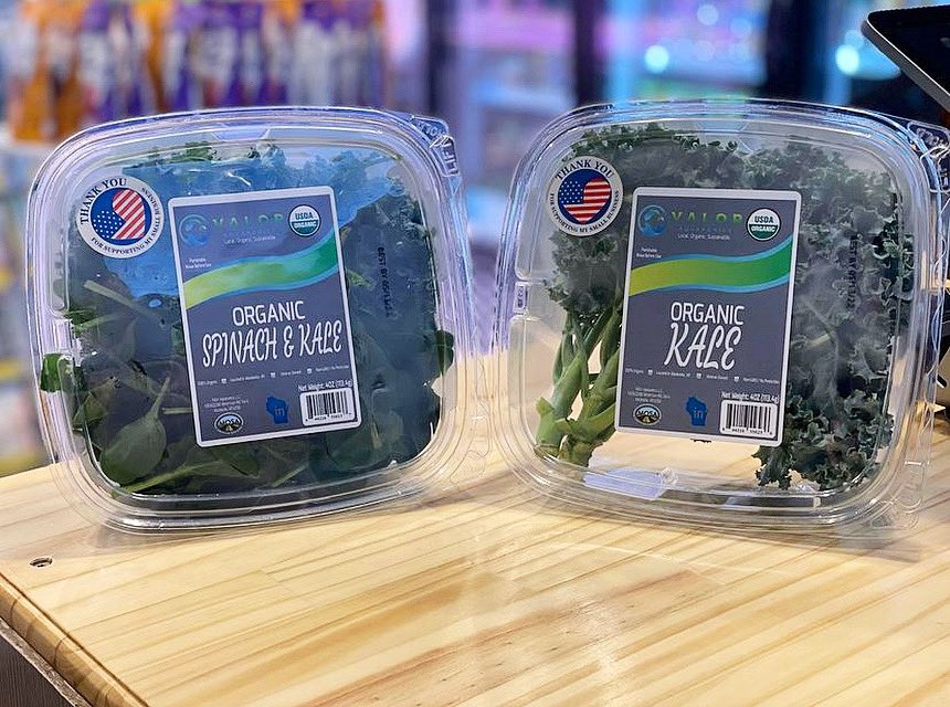 3rdStMarketHall's tweet photo. Are you team spinach, team kale, or team spinach & kale? Regardless of your greens affiliation, weโve got you covered with fresh, sustainable produce from Valor Organic Market! Stop by right inside our Wisconsin Ave entrance to get your green on!๐ฅฌ๐
#organic #wisconsinfarm #mke https://t.co/B7GLSBnBhp
