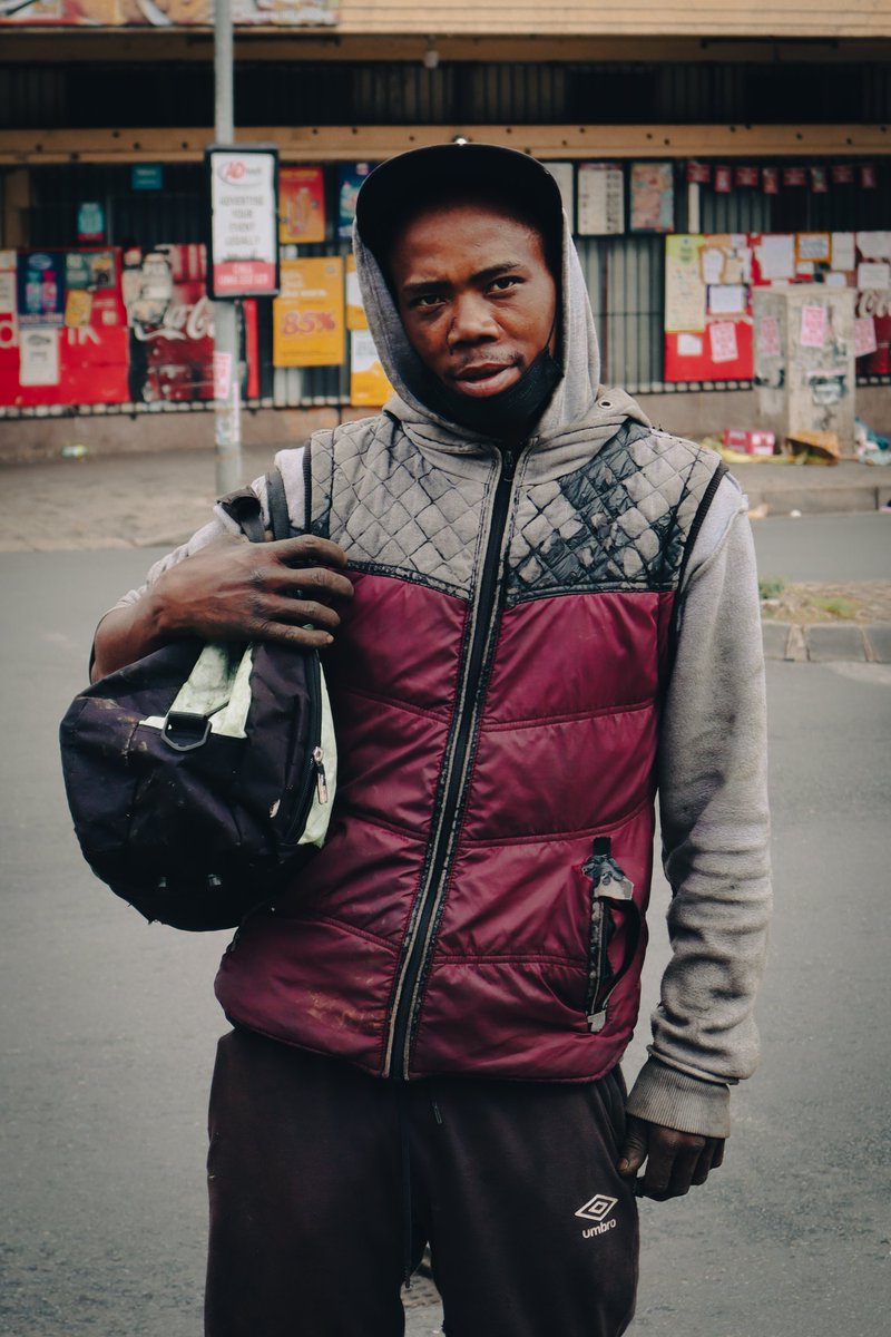 kyledsr's tweet photo. 👣👣👣
#streetportraits #streetphography https://t.co/0d9QVEvvXX