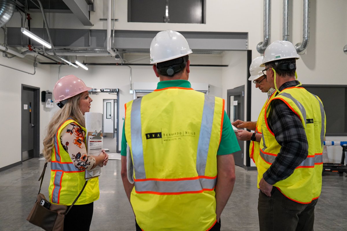 BernardoWills's tweet photo. This technically complex and exciting project is state-of-the-art, and we applaud the client and our teammates on this effort. Go, team! (2/2)
#MedicalBuilding #DrugManufacturing #MedicineMaking #SelkirkPharma #architect #architecture #BernardoWills #BernardoWillsArchitects https://t.co/p8rZdVBk7l