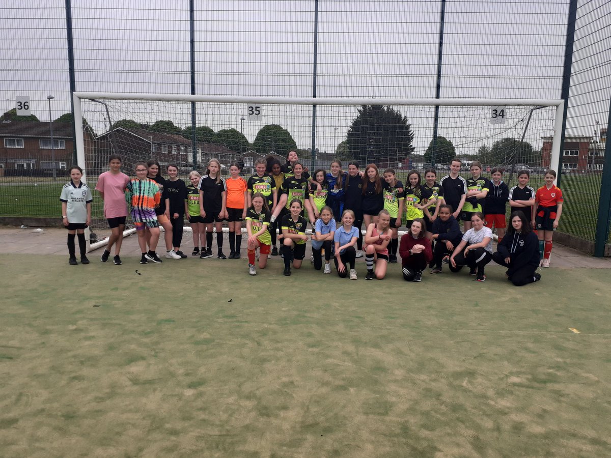 Pêl-Droed Plasmawr tweet media