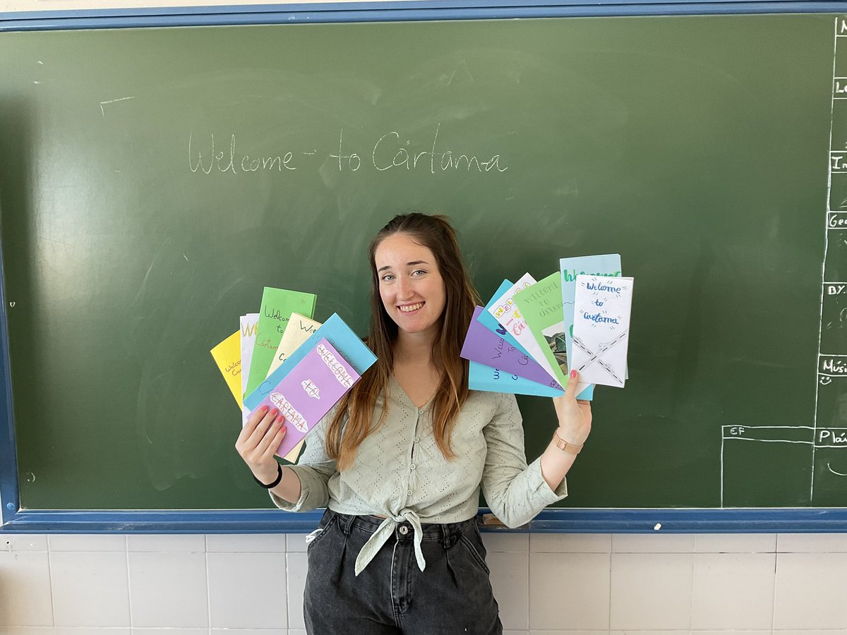 Ponemos fin a “Moving around the city” proyecto creado por <a href="/_paulacabg/">Paula Cabrera</a>. Los alumnos de 1º han hecho sus propios folletos para promocionar qué ver y cómo moverse por Cártama. Mañana recibimos alumnado de 🇸🇪 en nuestro centro y están deseando enseñárselos!