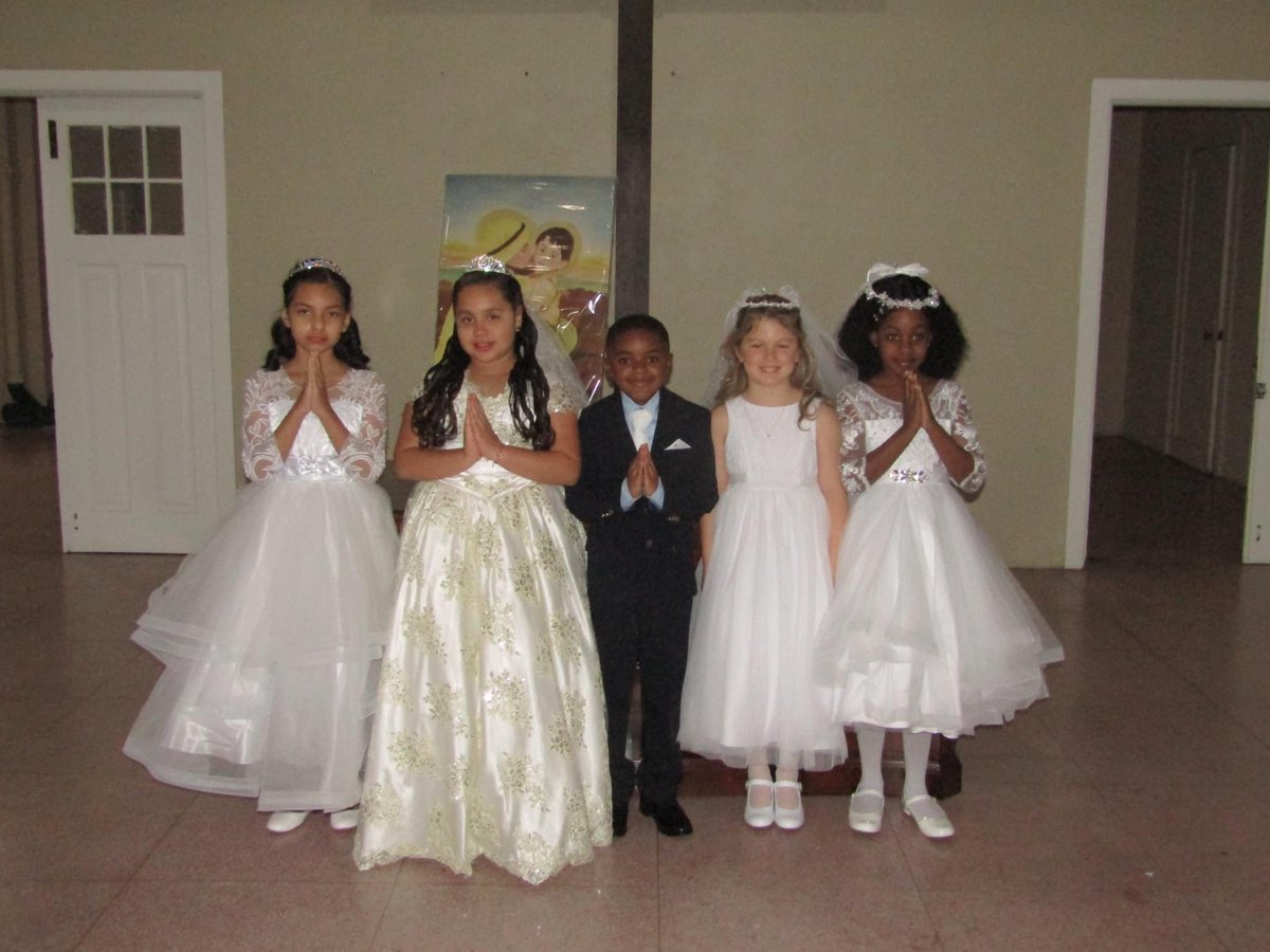 OLMCblueknights's tweet photo. Congratulations on your First Holy Communion and know that we will be here to guide you on every step of your faith journey! #holycommunion #firstholycommunion #olmcblueknights #asburypark https://t.co/oVFQqpwE2Q