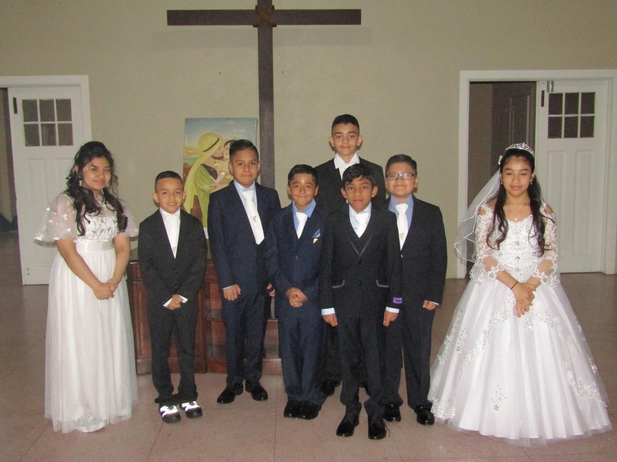 OLMCblueknights's tweet photo. Congratulations on your First Holy Communion and know that we will be here to guide you on every step of your faith journey! #holycommunion #firstholycommunion #olmcblueknights #asburypark https://t.co/oVFQqpwE2Q