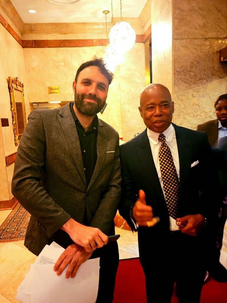 stupidlabia's tweet photo. 👀 @GregMozart @ericadamsfornyc https://t.co/bedp6RAHsv