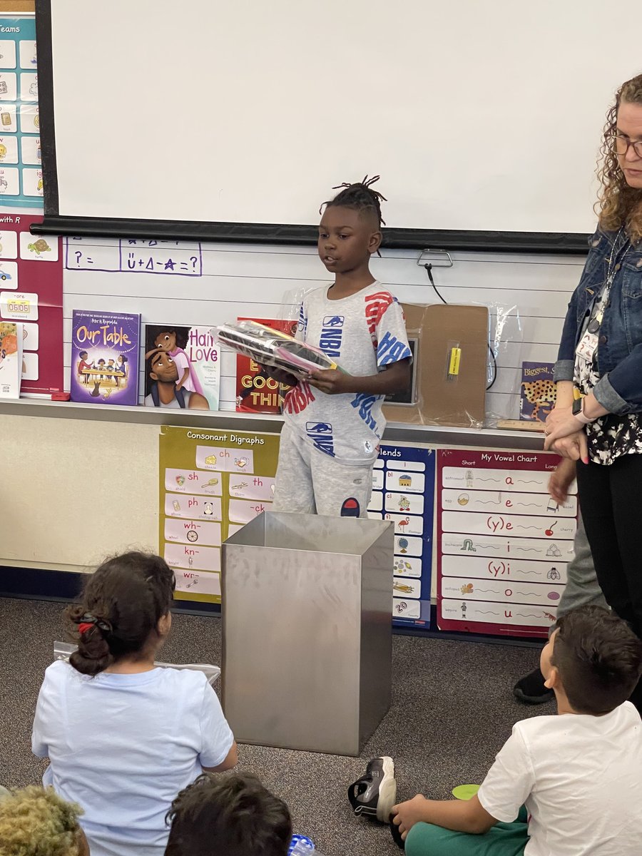 hsefoundation's tweet photo. Today HSEF attended the SCE Time Capsule Celebration! This Fall 2021 HSEF grant project involved Mrs.Gropp’s second grade class creating a time capsule to remember this unique time in history.

To learn more about this and other HSEF grant projects, visit: https://t.co/Sy8ShxCJVs https://t.co/VfotpHe880