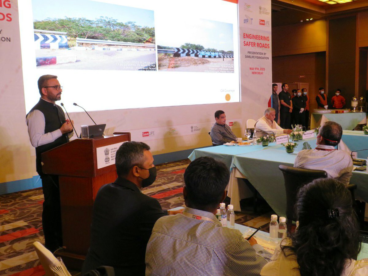 piyushtewarii's tweet photo. Today we at @savelifeindia made a detailed presentation to Hon Ministers Sh @nitin_gadkari and Sh @Gen_VKSingh on the engineering issues leading to road crashes and deaths across India. The findings come from our #ZeroFatalityCorridor program currently being (1/4) https://t.co/6Cfu8gYqtM