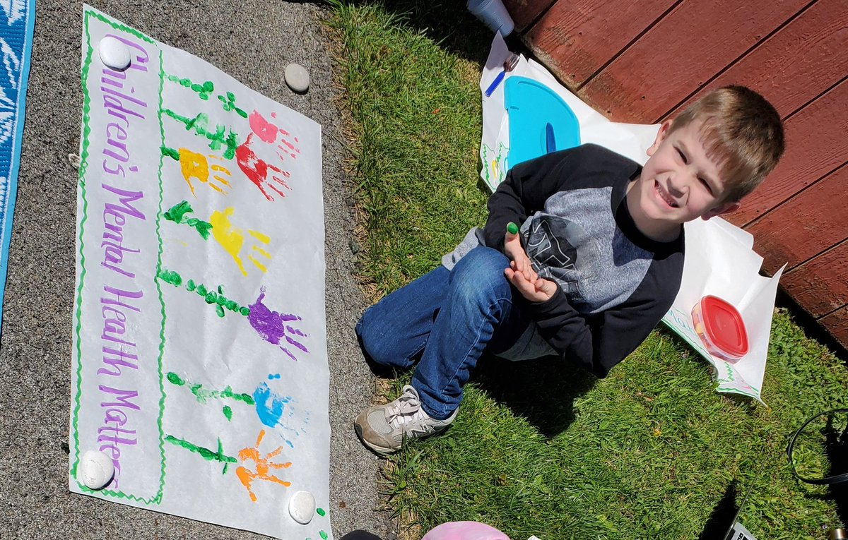 JenCavalancia's tweet photo. Our Kindness Kids Club members are making signs for Children's Mental Health Awareness! @DLSDGuidance https://t.co/qAxFzcVmcu