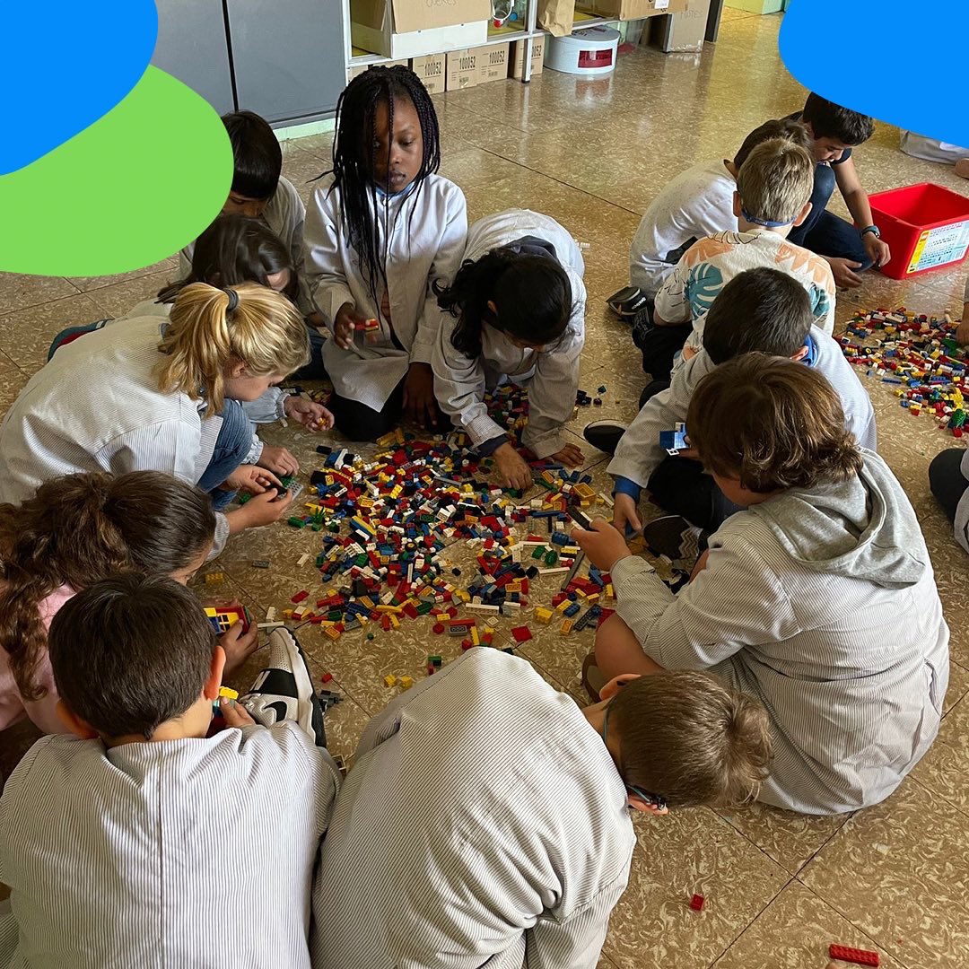 FEDACSalt's tweet photo. Inauguració de les noves propostes de pati. Escoltem els alumnes i ens adaptem a les seves necessitats. #AIPD #ProjectePati @escolesfedac https://t.co/klk3GpxmmT