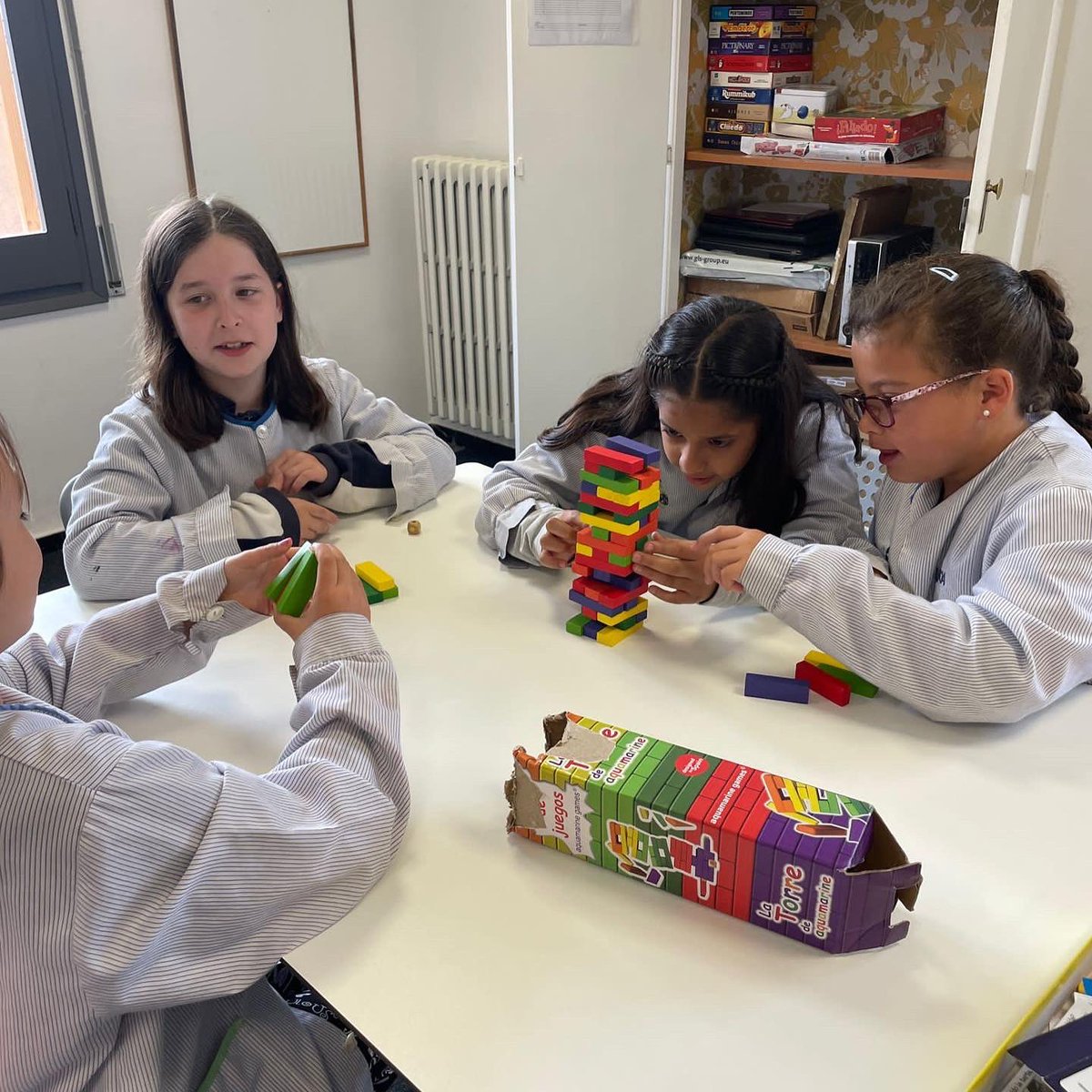 FEDACSalt's tweet photo. Inauguració de les noves propostes de pati. Escoltem els alumnes i ens adaptem a les seves necessitats. #AIPD #ProjectePati @escolesfedac https://t.co/klk3GpxmmT