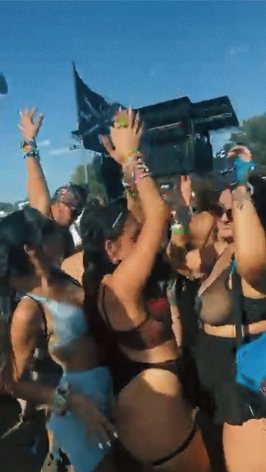 some low quality pics from a high quality weekend <333 https://t.co/Hr0c3MNQTS