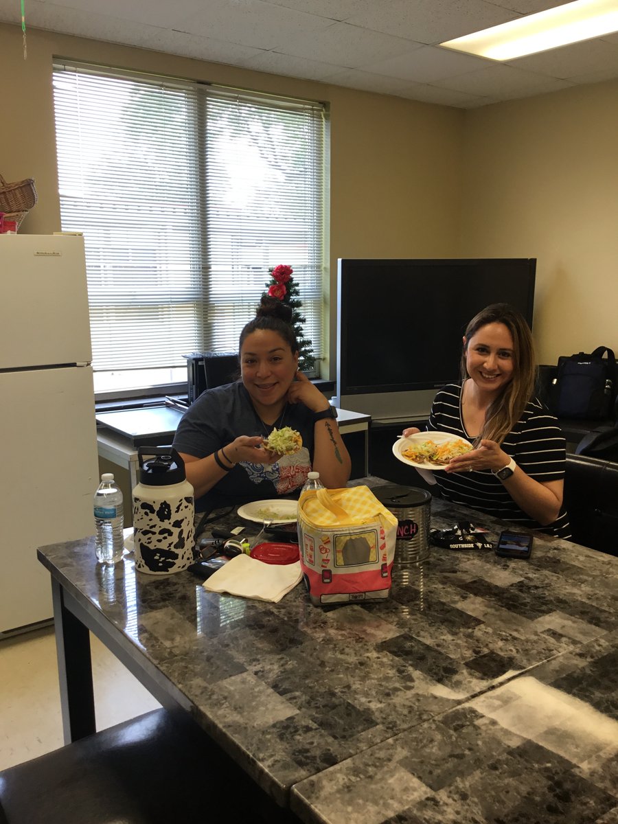 Losoya_MS's tweet photo. Chalupa Bar Today at Losoya MS as Teacher Appreciation Continues for our week of STAAR testing.  @southsideisd #RootEdLosoya_MS https://t.co/Fz8P6blqNA