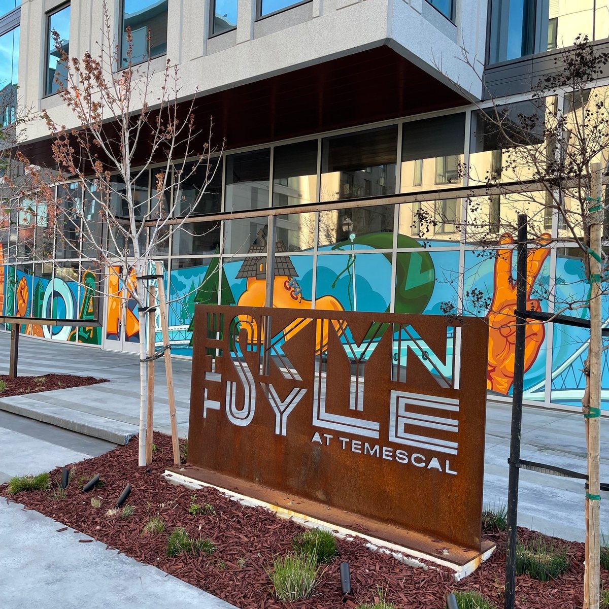 Bozzuto's tweet photo. The new mural by 1 AM SF at The Skylyne at Temescal immerses you in history, geography and culture all at once. Members of the Bozzuto leadership team were awed by this powerful piece on a recent visit and look forward to seeing the community continue to flourish. https://t.co/7kgmUFMb6k