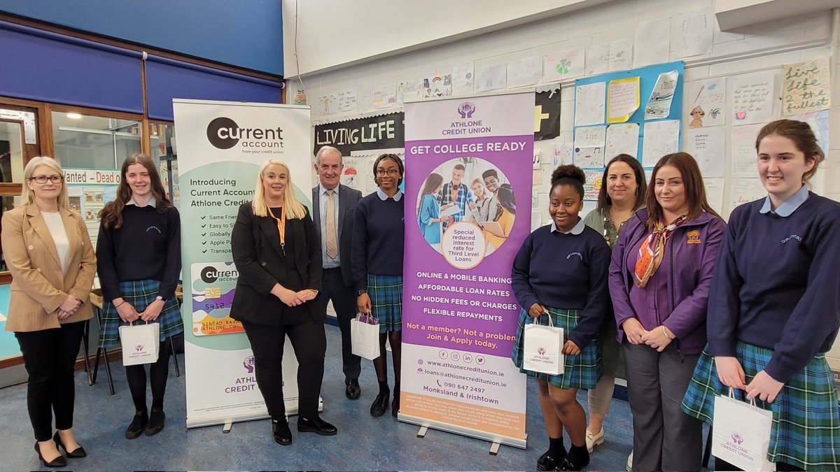 OLBAthlone's tweet photo. Thank you to Michael Evans, #BowerGirl Claire Mulvihill, Marise O'Toole & Lisa Kearney from @AthloneCU, who spoke with our 6th Yrs today about #GettingCollegeReady. They spoke about the importance of #budgeting, #saving & #FinancialSupports. ☺️👍🏻💶 https://t.co/jo2rLLWC4l