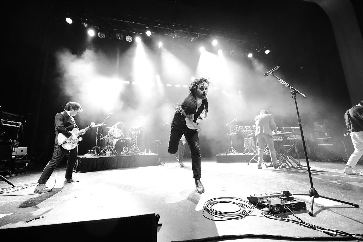 gang of youths tweet media
