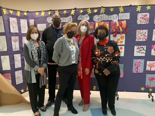 ShowUpStandOut's tweet photo. Shout out to Georgia Ave. Collaborative, and their SUSO partnership with @DCPublicSchools! 
@BarnardES2 loves @dcpspartners because....
“It takes a healthy, committed, nurturing and responsible village to raise a child”

-Barnard ES Leadership Team &amp; Mr. Hampton (GAFSC) https://t.co/z770QHPPER