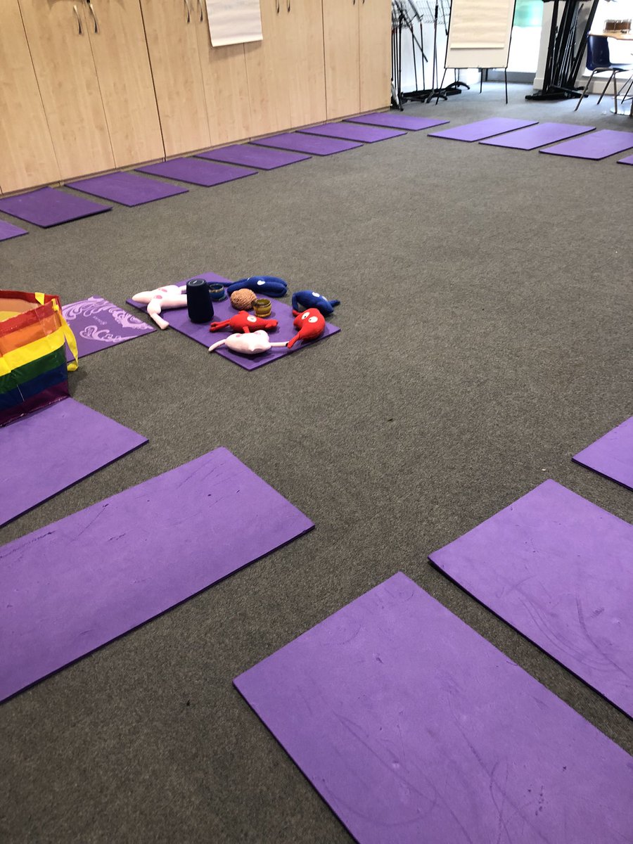 EmotionALLServ's tweet photo. Perfect place to be for #MentalHealthAwarenessWeek2022 @RoslinPS Health Week, providing lots of L&amp;T around moods &amp; emotions &amp; creating helpful habits - and having lots of fun!!! Thank you for having me! #emotionalliteracy #neuralpathways #saysweetthings #HWBcurriculum 🧠 https://t.co/stS7Hf3BAY