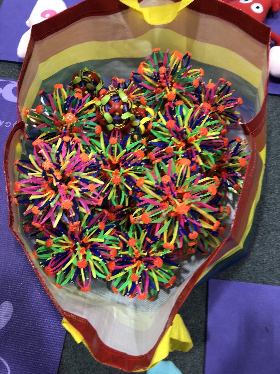 EmotionALLServ's tweet photo. Perfect place to be for #MentalHealthAwarenessWeek2022 @RoslinPS Health Week, providing lots of L&amp;T around moods &amp; emotions &amp; creating helpful habits - and having lots of fun!!! Thank you for having me! #emotionalliteracy #neuralpathways #saysweetthings #HWBcurriculum 🧠 https://t.co/stS7Hf3BAY