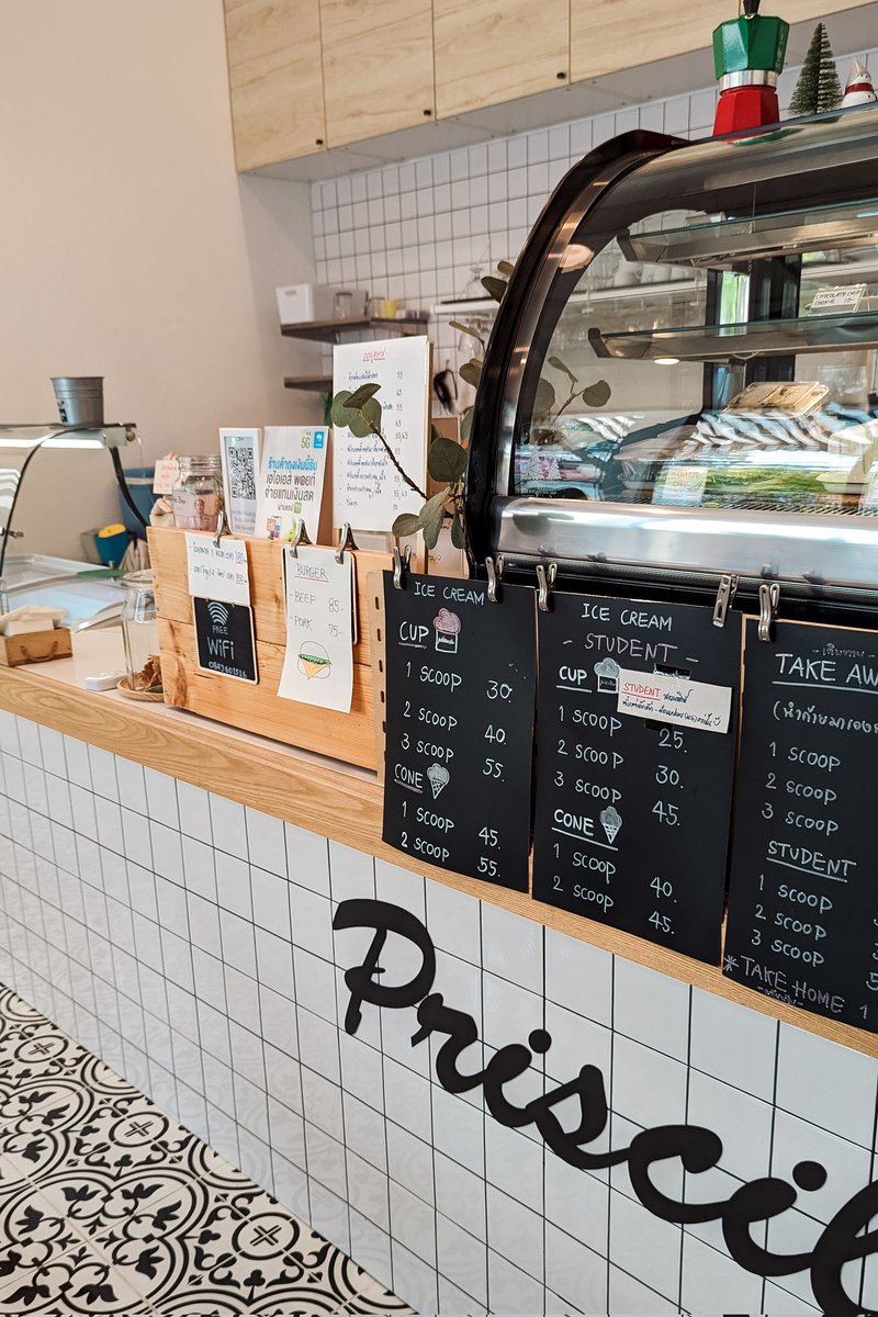 hungrytmy's tweet photo. ขอมาอวยยศร้าน Priscilla Ice Cream แถววัดอรุณ ร้านไอติมโฮมเมดหนึ่งในใจ ไอติมผลไม้ทำจากผลไม้จริงๆ รสชาติเลยเปลี่ยนตามของที่มี อร่อยมากแบบอยากกราบ แล้วขายถูกจนงง 3 ลูก 55 บาทอ่ะ ขายไปได้ไงคะราคานี้ ปล.ขออภัยกับการไม่มีรูป เวลาไปคือชั้นคิดแต่เรื่องจะกินรสไหนดีอย่างเดียวเลย https://t.co/qesvFFr7fI