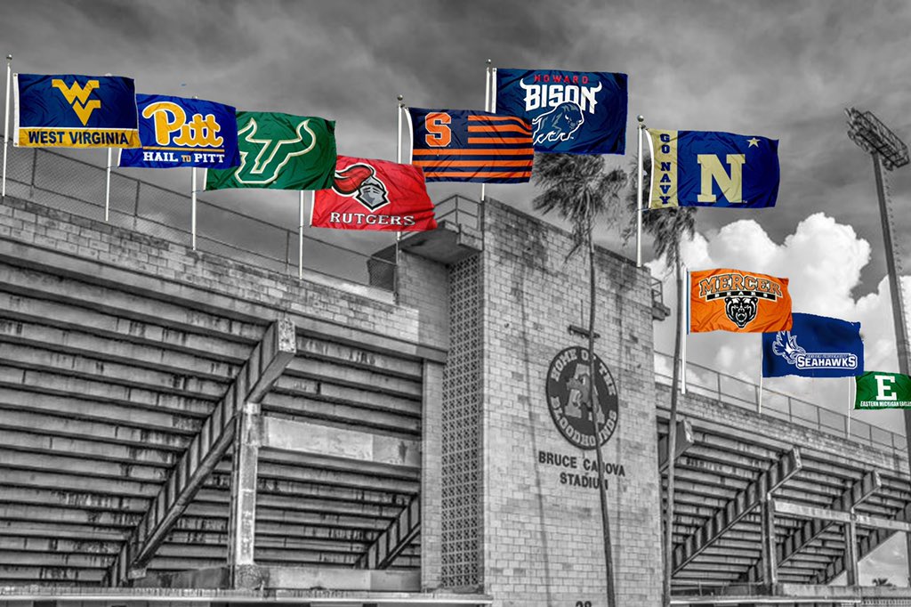 Bloodhounds_AHS's tweet photo. Thanks to the following college programs for the visits at #Pound 🏚 @WVUfootball @Pitt_FB @USFFootball @RFootball @CuseFootball @HUBISONFOOTBALL @NavyFBrecruit @MercerFootball @keiserfootball @EMUFB
#Hounds🔵🟡
#DaPound🏚🐶
#RecruitAdale863
#TheHunt🐶🍃🌿🦴🏈
#TEAMme https://t.co/tgt4AR8wH9