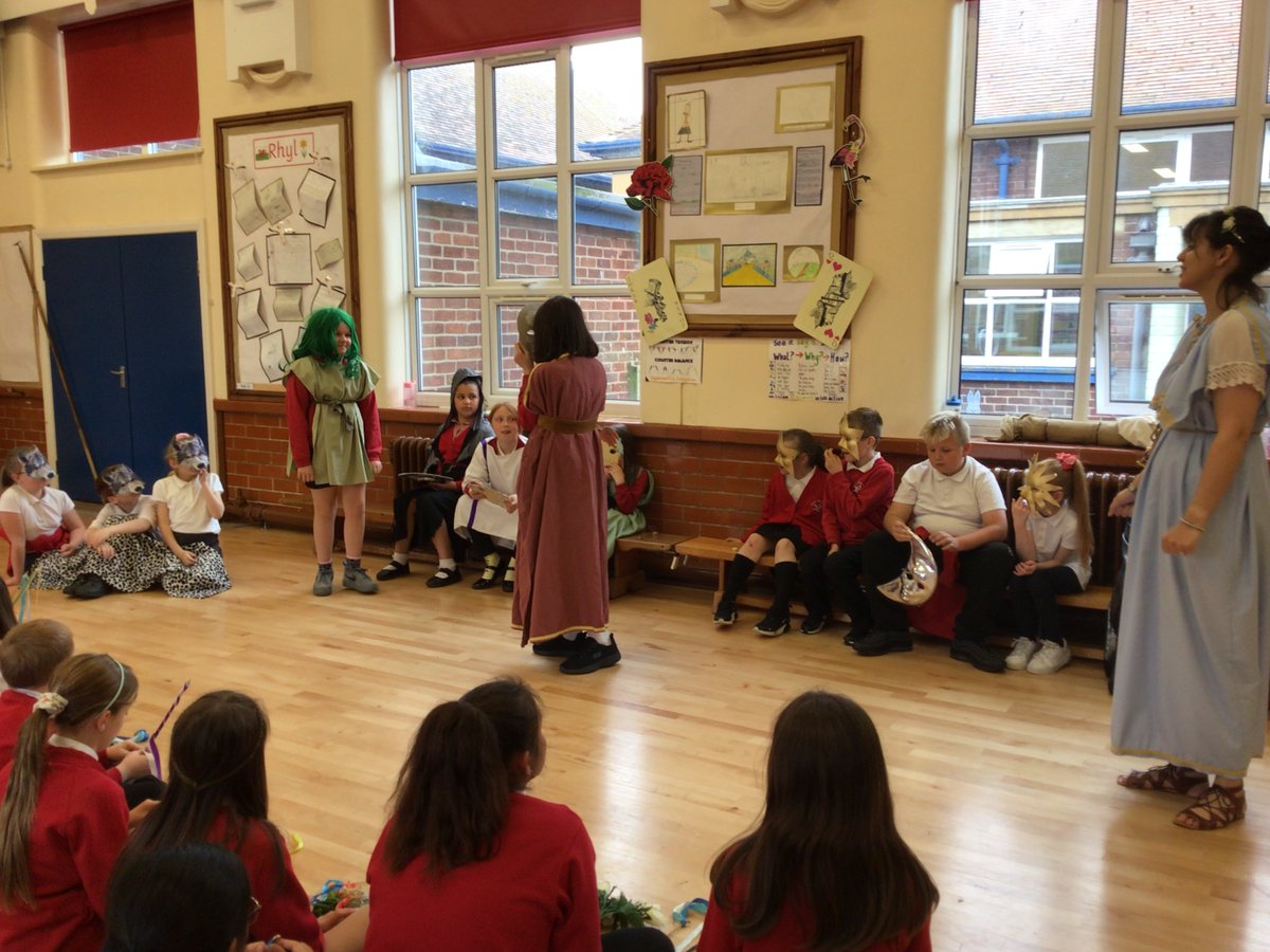 MissMason5M's tweet photo. What an amazing Ancient Greece experience day! 
@YsgolEmmanuel
 #historymakers #AmbitiousCapableLearners https://t.co/qSwyS9B5Ww