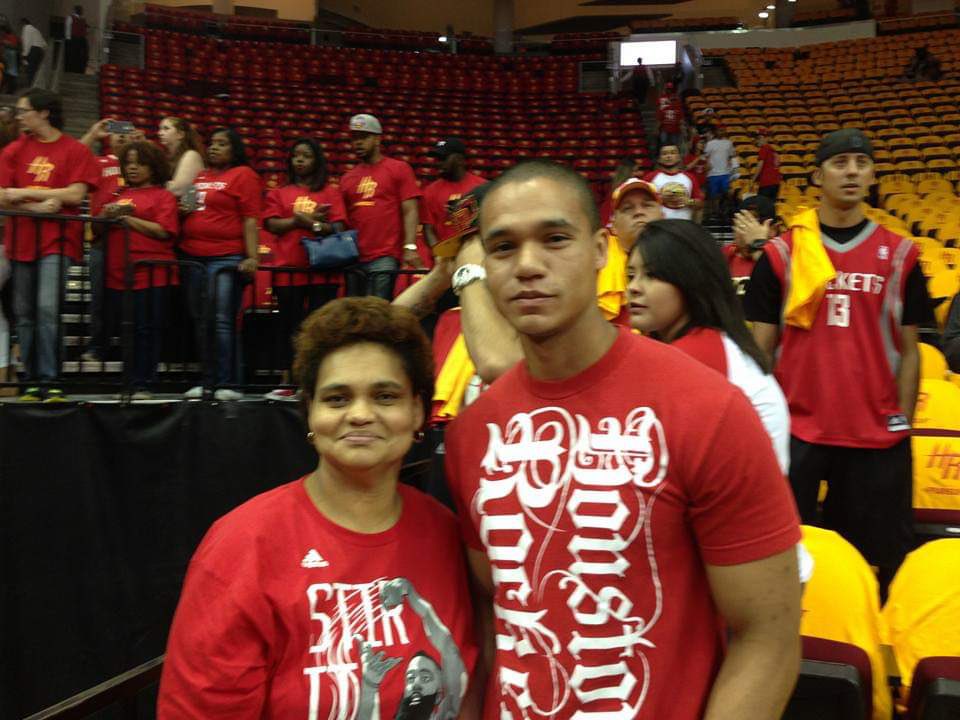 GeoGut86's tweet photo. @HoustonRockets 🤘🏽🚀 https://t.co/S85X911JqU