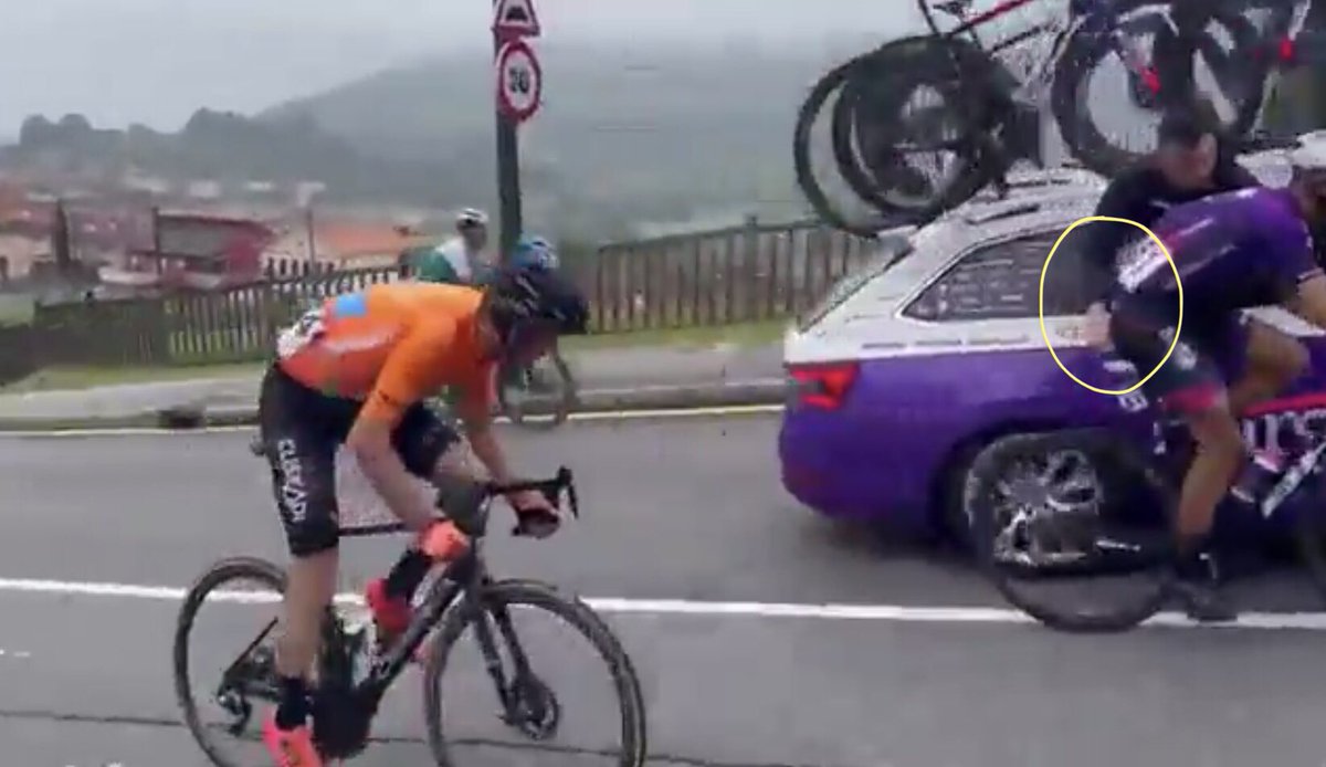 CPlayense's tweet photo. @83Daninavarro @ehitzulia @AlvaroCycling Vergüenza debería darte. https://t.co/9vjdipBTWJ