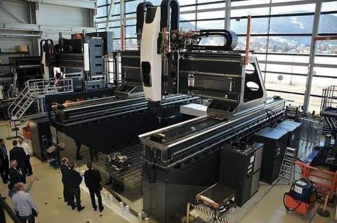 أعجبني:

- الماكينة اللي بالصورة دى مش موجود منها إلا  7 فقط في العالم، و #مصر قدرت تمتلك الماكينة ر...