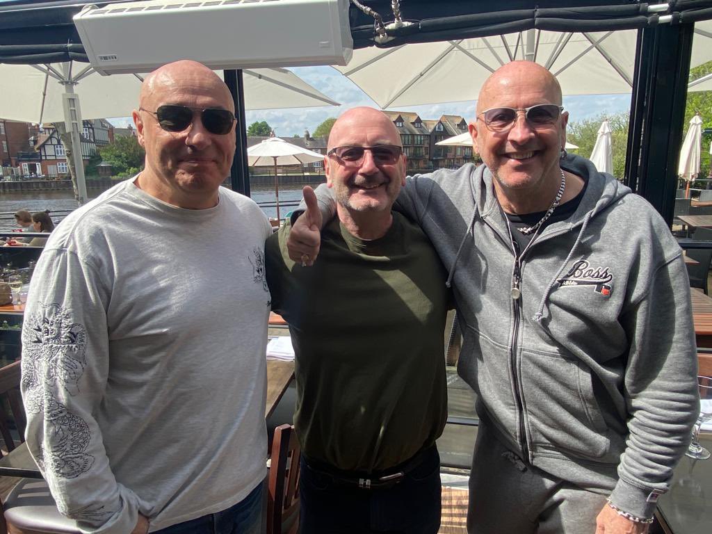 TheFreds's tweet photo. Lovely lunch with Mick Wall - Jornalist/Author Sunday Express #mickwall https://t.co/gCepTyrLfn