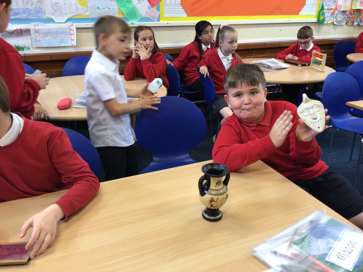 MissMason5M's tweet photo. What an amazing Ancient Greece experience day! 
@YsgolEmmanuel
 #historymakers #AmbitiousCapableLearners https://t.co/GGY4Q6OyI5