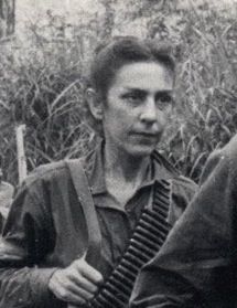 PCPE_Comunista's tweet photo. #TalDíaComoHoy nace Celia Sánchez Manduley, guerrillera y heroína cubana.  Primera mujer que ocupó la posición de soldado combatiente en las filas del Ejército Rebelde y la principal promotora de la creación del pelotón femenino conocido como "Las Marianas". 
#PCPE https://t.co/LugwoQ0tdx