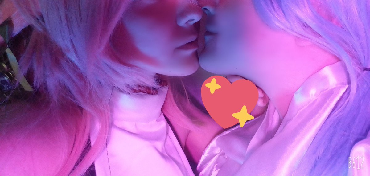 FurudeMika's tweet photo. 👀💗#yaeyato #yaemiko #Ayato https://t.co/83OqwVpSdX