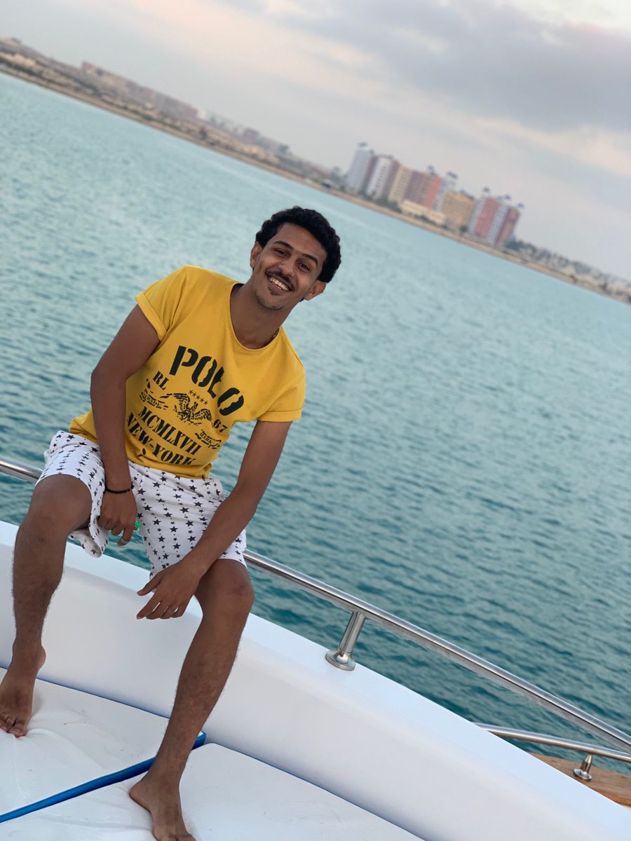 LaSh3bo's tweet photo. تعديل الغلط بالأفعال احلى من كلمة اسف."💛 https://t.co/Qnj2mLzNsG