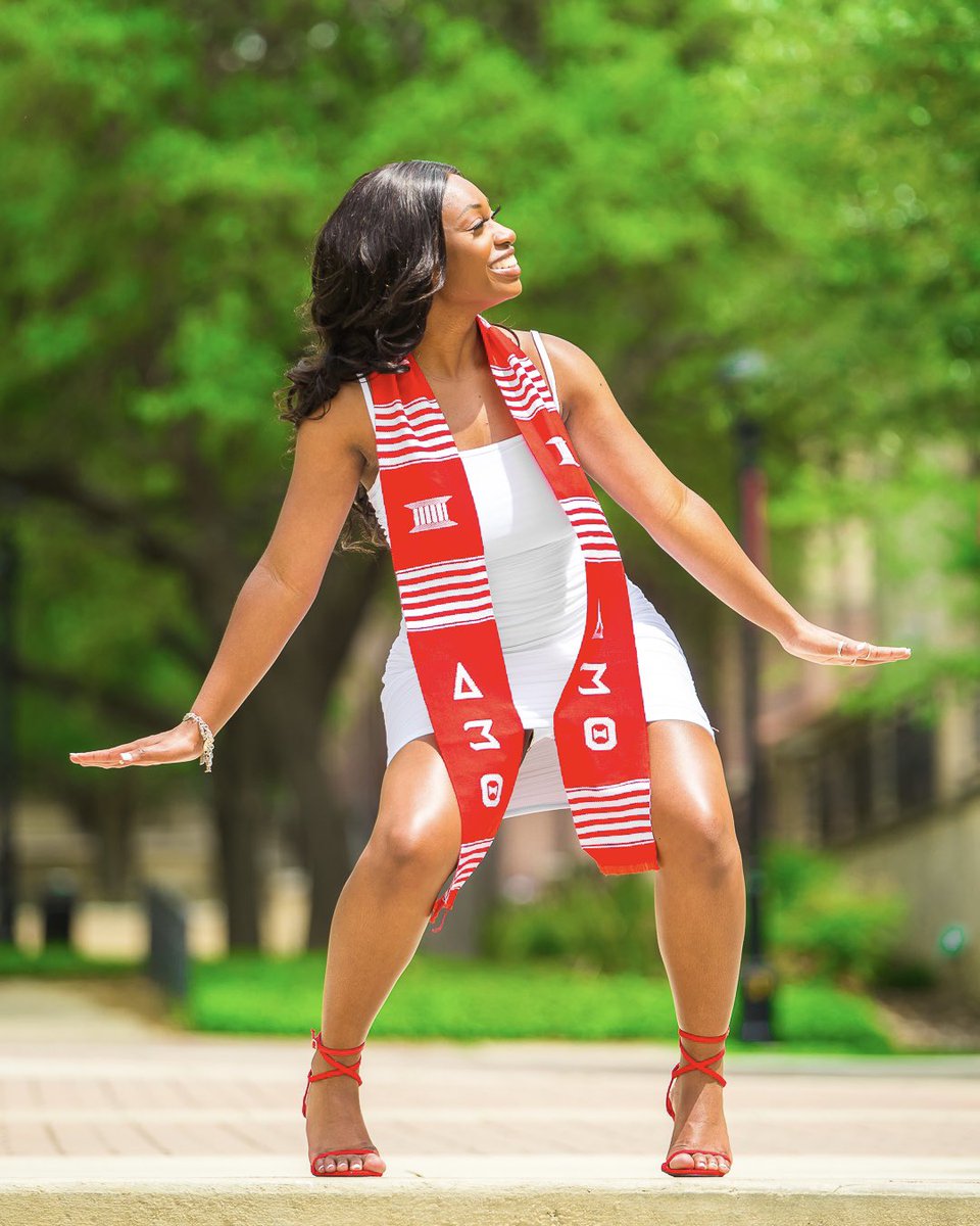 royallhiighness's tweet photo. Graduating with Honors 
⁃Summa Cum Laude 
⁃Deans List Every Semester since freshman year 
⁃Delta Sigma Theta Sorority, Incorporated 
⁃National Council of Scholars 
Major in Broadcast Journalism 
Minor in Spanish 

May 12th, 2022 at 10:00 a.m 
Texas State University💛 https://t.co/o9i3Zbi7l2
