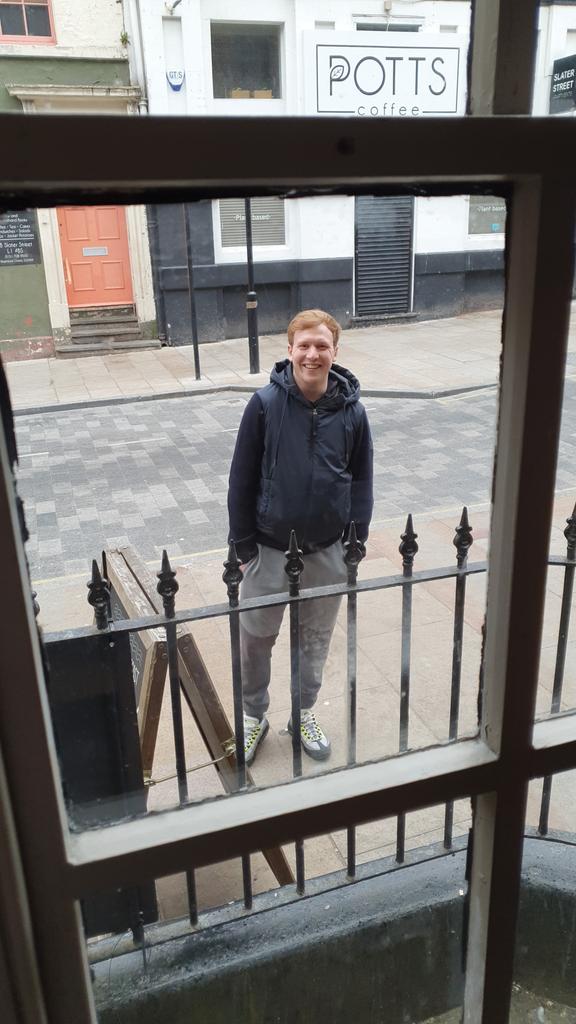 lewyj00's tweet photo. @adamrowecomedy let him in lad https://t.co/ATkA9IRlOI
