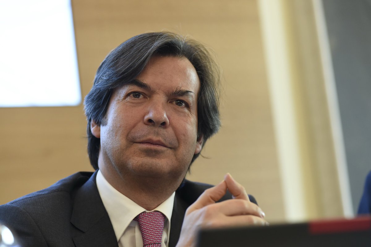 intesasanpaolo's tweet photo. Carlo Messina Ceo di Intesa Sanpaolo interviene a @Montecitorio sulla finanza #ESG: "Come banche possiamo fare la differenza con la gestione dei fondi #NextGenerationEU per favorire l’accelerazione della #sostenibilità, supportare famiglie e favorire la #greentransition" https://t.co/qW0MbC7qs6