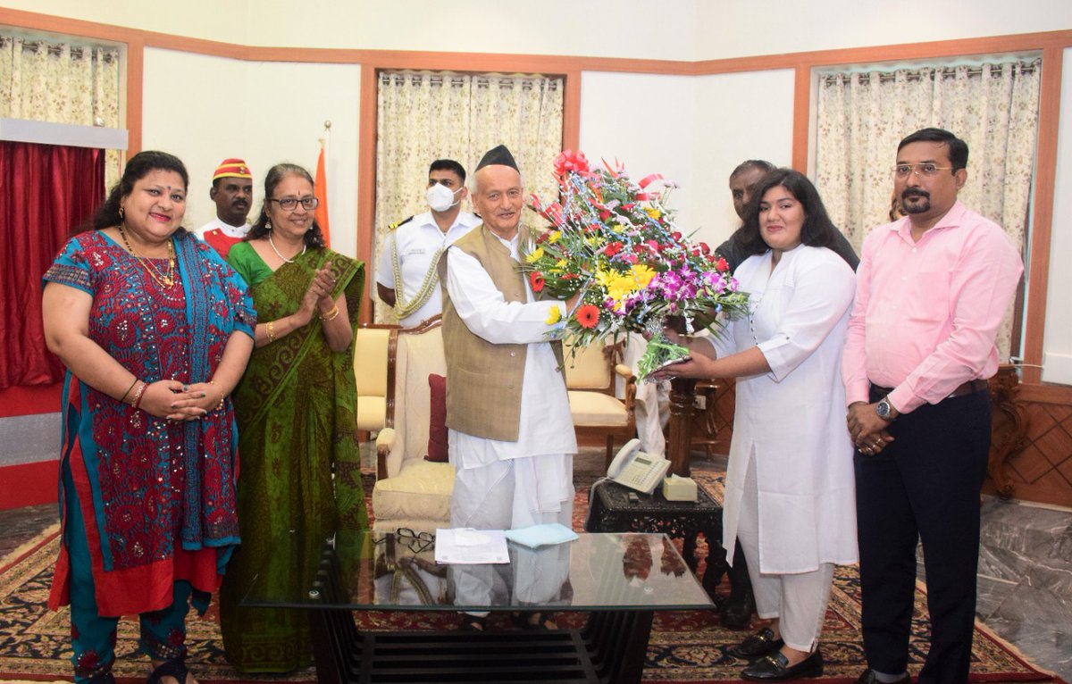 maha_governor's tweet photo. Governor Bhagat Singh Koshyari released a Special Cover commemorating the 75 years of Banga Maitri Sansad, a socio-cultural organisation from  Mumbai at Raj Bhavan. https://t.co/NzbrqK322E