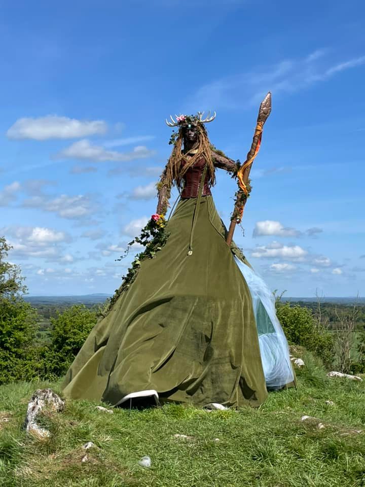CamperIreland's tweet photo. Just back from the Hill of Uisneach fire festival in Westmeath. So good to see festivals coming back. Great camping weather for it. Sun shine for the whole weekend. Plenty of campervans out and about this weekend
 https://t.co/lNEXohvWT4
https://t.co/uCHUpCiG2G https://t.co/4oGCjThcxr