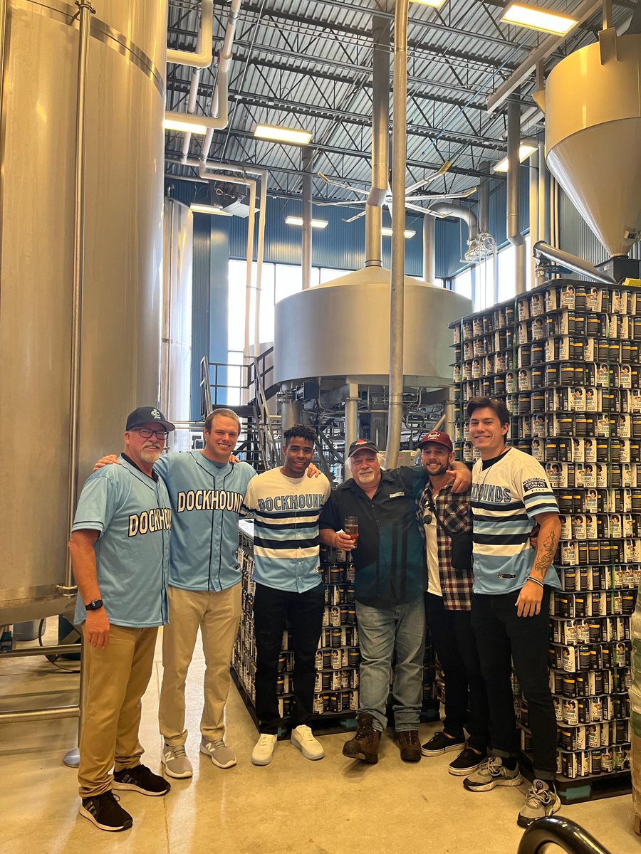 DockHounds's tweet photo. What a great Meet &amp; Greet the other day @WisBrewingCo Park! 🍻 

It was also the release of the Walk-Off Light Lager - the official beer of Wisconsin Brewing Co. Park - Home of the DockHounds!

Who's trying the Walk-Off Lager this season? 

#ready2rally https://t.co/5uC7n4nguu
