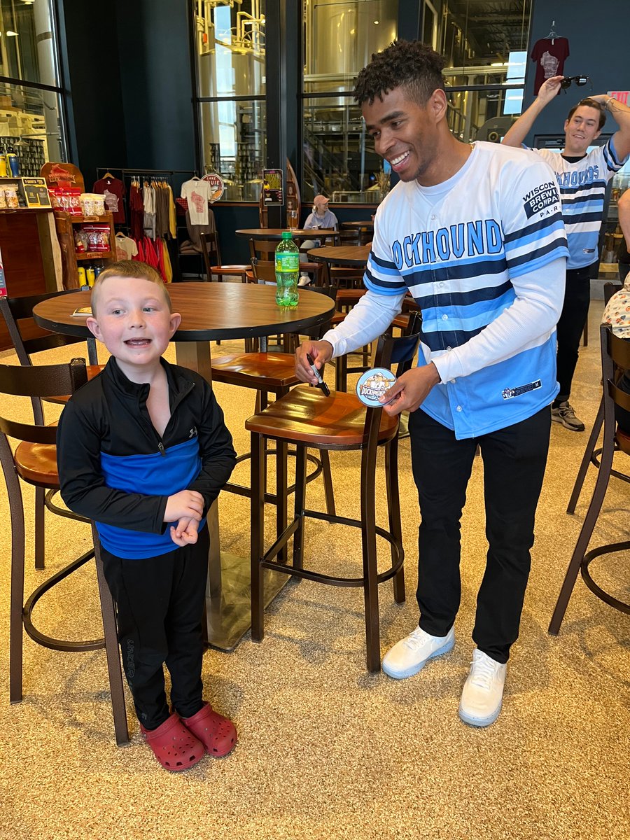 DockHounds's tweet photo. What a great Meet &amp; Greet the other day @WisBrewingCo Park! 🍻 

It was also the release of the Walk-Off Light Lager - the official beer of Wisconsin Brewing Co. Park - Home of the DockHounds!

Who's trying the Walk-Off Lager this season? 

#ready2rally https://t.co/5uC7n4nguu