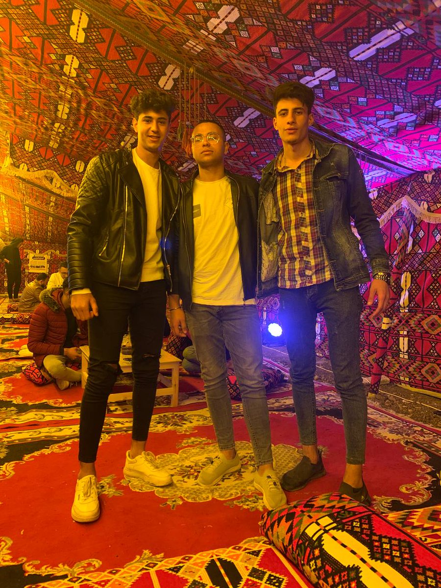 انا لسه عندي صاحب متغيرش و بيهون همومي عليا انا لسه عندي صاحب بالدنيا و اقرب حد ليا
حبايب قلبي♥
@Meno13358453