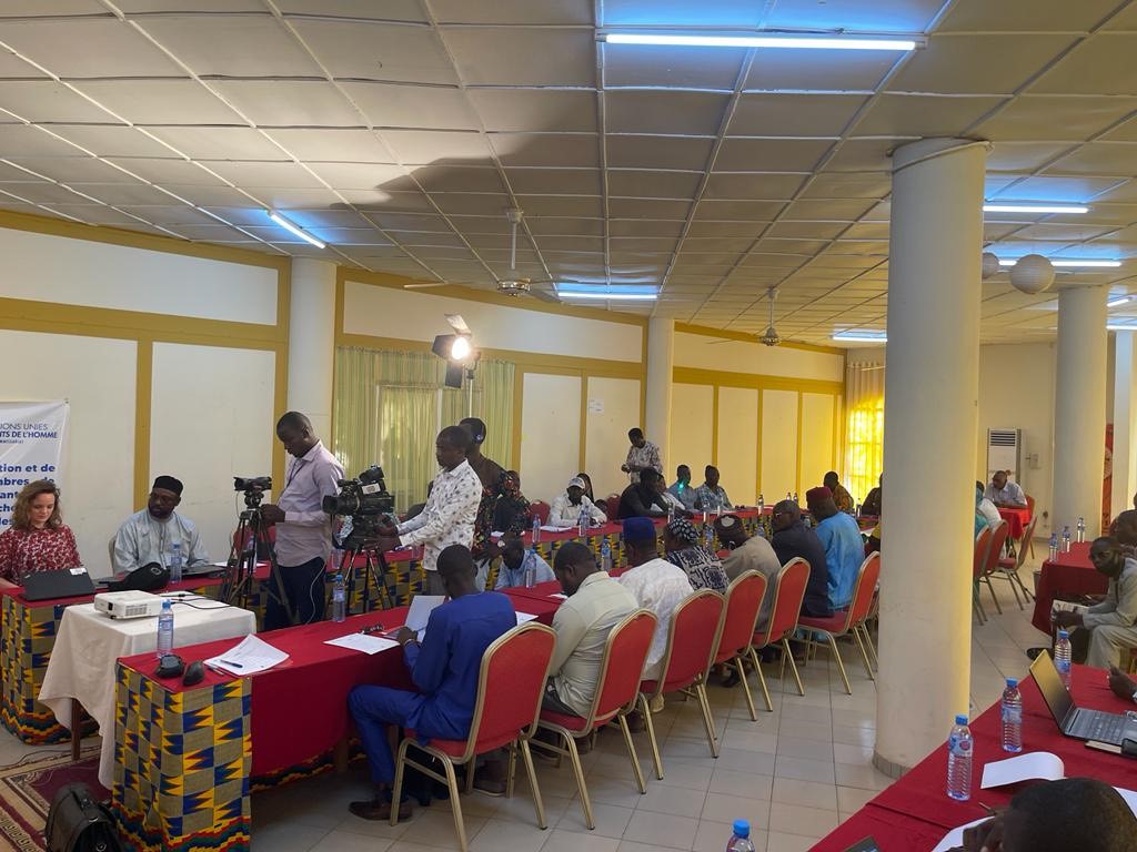 ONU_Droits_BRAO's tweet photo. In partnership with @UNODC and in collaboration with the Observatoire Migrants en Detresse we are organising from 9 to 10 May in Niamey a workshop to train #migrants on how to use and enforce their #humanrights. 
@UNODCROSEN
#protection4migrants #PROMIS #Niger https://t.co/C2Cs0a85Is