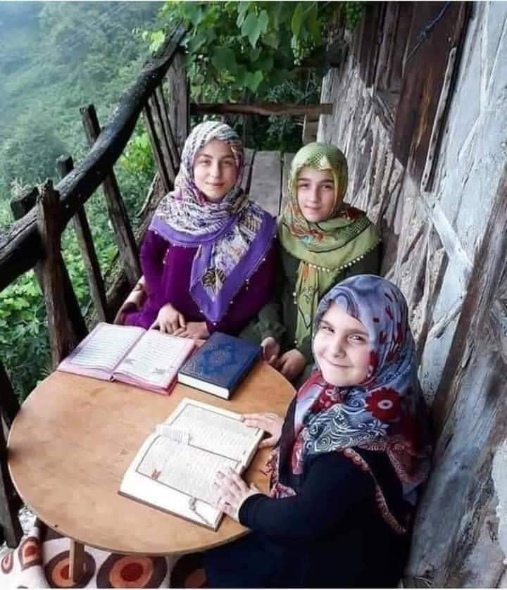 any_rwbyn's tweet photo. لماذا هذه الصورة لم تحصد الإعجابات وتفاعل وتشجيع https://t.co/yyXKasfAKf