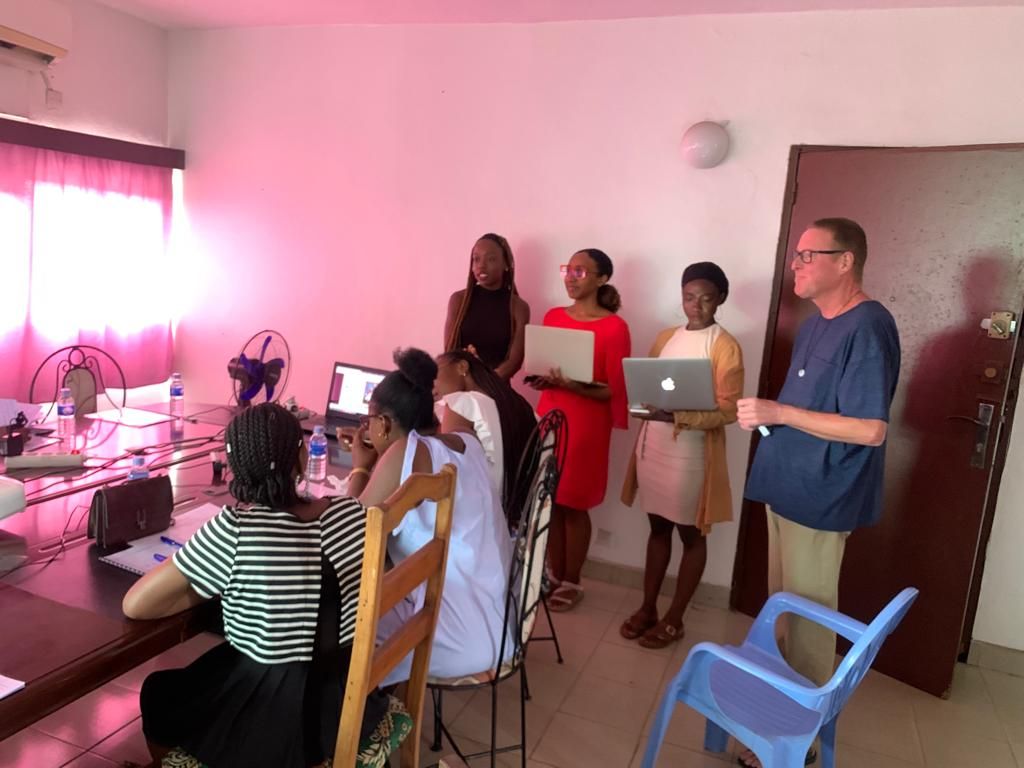 Riddef_Officiel's tweet photo. SÉMINAIRE WOMEN LEVEL UP !!!

Le samedi 7 mai 2022, s'est tenue la 1 ères phase de formation du séminaire ''Women Level UP" au siège du RIDDEF par des bénévoles Américains (es)
#riddef 
#AmbassadedesEtatsUnis https://t.co/0Gf3oQtvUh