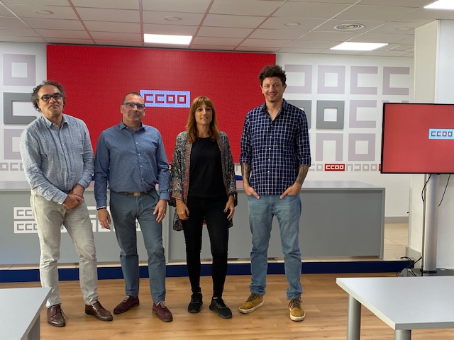 CrisFaciaben's tweet photo. Hemos mantenido una interesantísima reunión de trabajo con @RODRIGOBORRAS1 de la @CTAok de Argentina sobre estrategias sindicales para enfrentar al fascismo!
El internacionalismo sindical, de nuevo fundamental!✊🔻 https://t.co/qf4N156Os7
