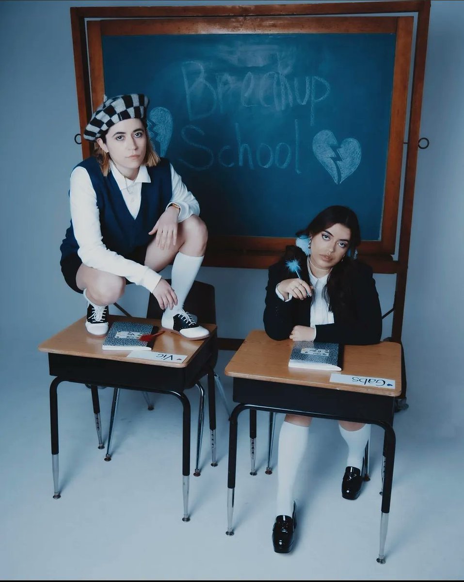 OffRecordTX's tweet photo. our fave sister duo @REYNAtheband just released their debut EP which is full of heartbreak anthems – just in time for summer! check out @vanessablea1's full review here: https://t.co/j8ydaFy06i
-
#offrecordblog #newmusic #youcouldatleastsaygoodbye #reyna #localartists https://t.co/qXrx9eEjag