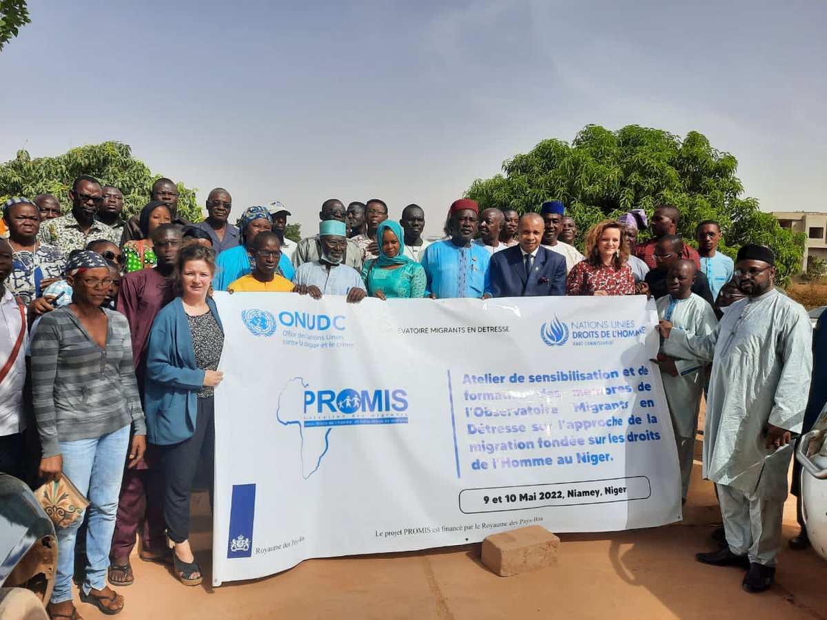 ONU_Droits_BRAO's tweet photo. In partnership with @UNODC and in collaboration with the Observatoire Migrants en Detresse we are organising from 9 to 10 May in Niamey a workshop to train #migrants on how to use and enforce their #humanrights. 
@UNODCROSEN
#protection4migrants #PROMIS #Niger https://t.co/C2Cs0a85Is