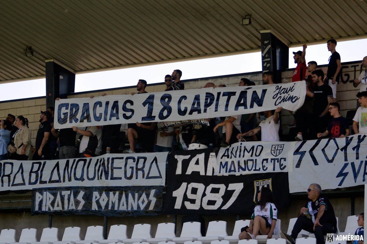 Merida_AD's tweet photo. ⚪️⚫️ ¡Fue un placer volver a verte en el Romano!

1⃣8⃣ @JaviChino18 https://t.co/8zrjPLhEMZ