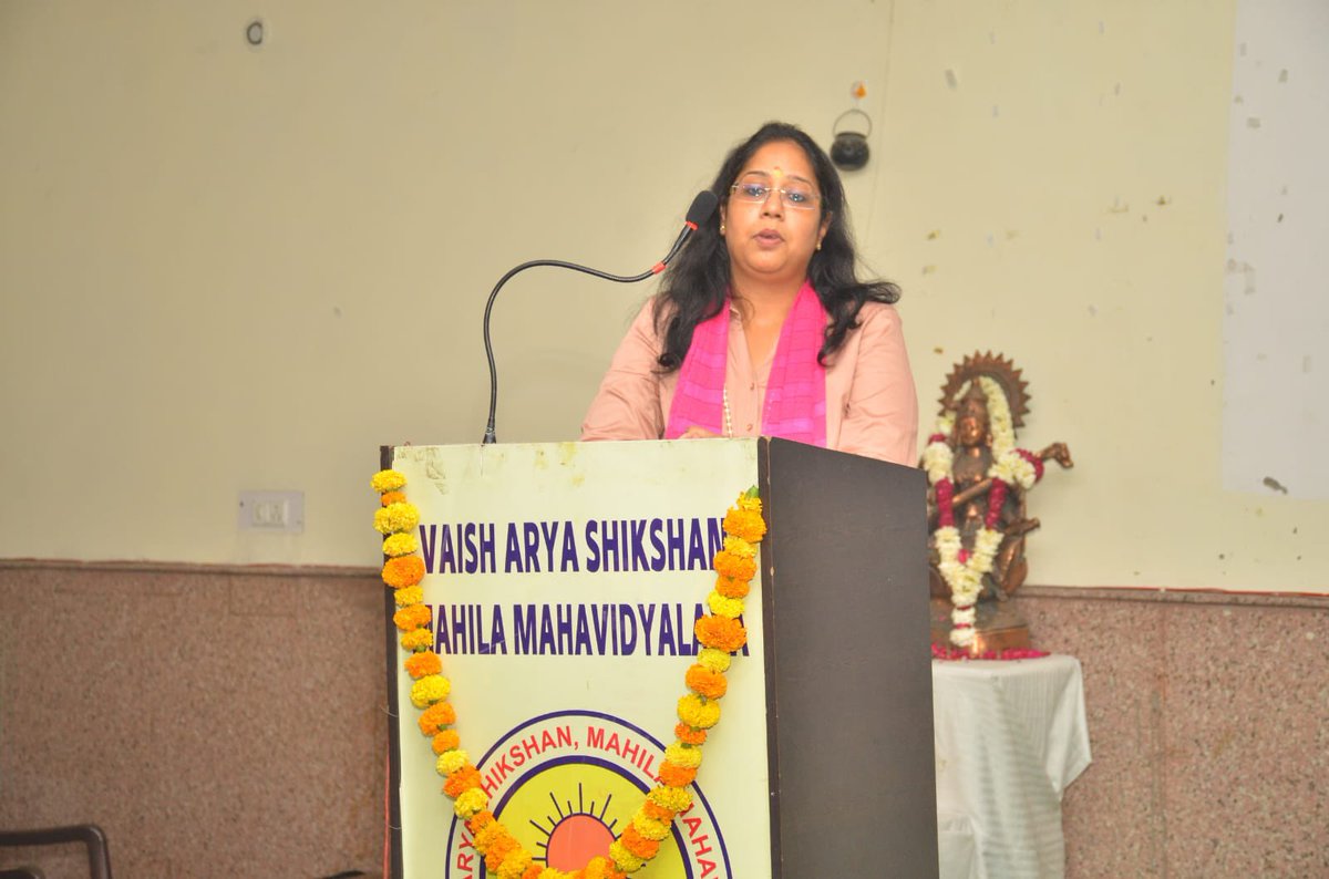 PinkandBlueIN's tweet photo. Team Pink &amp; Blue conducted another excellent Program on Prevention of Sexual Harassment of Women at Workplace (#PoSH) among the #future #Teachers of Nation ie. students of #Vaish B. Ed. #College at #Bahadurgarh, #Haryana. 😊
 
#NotToleranceLevel #POSHAct #KnowYourRights https://t.co/kTvt7P0e6s