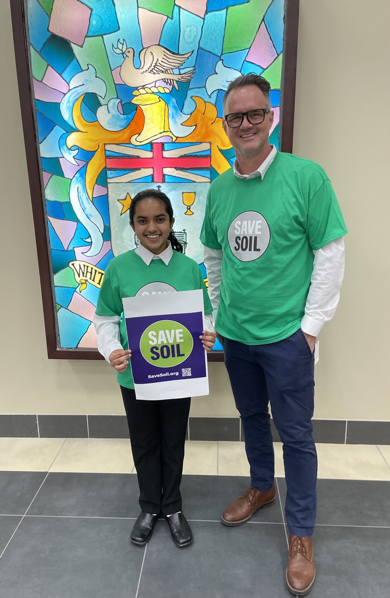 iainlovattws's tweet photo. It was so great to meet Saanvi from Oscar Peterson PS last week. Saanvi told me about the @cpsavesoil movement. I learned so much about how important it is to address the global issue of soil degradation. Congratulations to Saanvi on her advocacy work. #ForStouffville #SaveSoil https://t.co/gmaa7vmQub